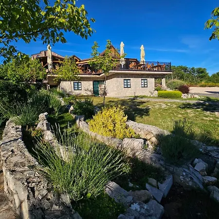 Alojamento de Turismo Rural Eco-selo Grabovica